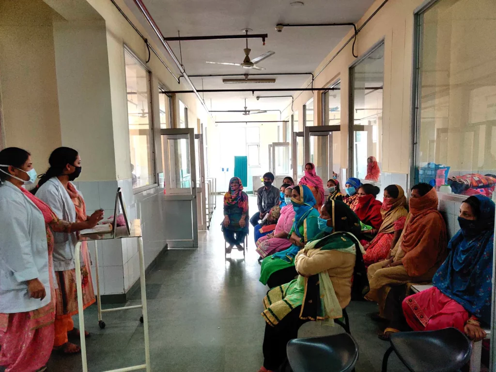 Nurses running a postnatal care CCP session at Hoshiarpur District Hospital, Punjab