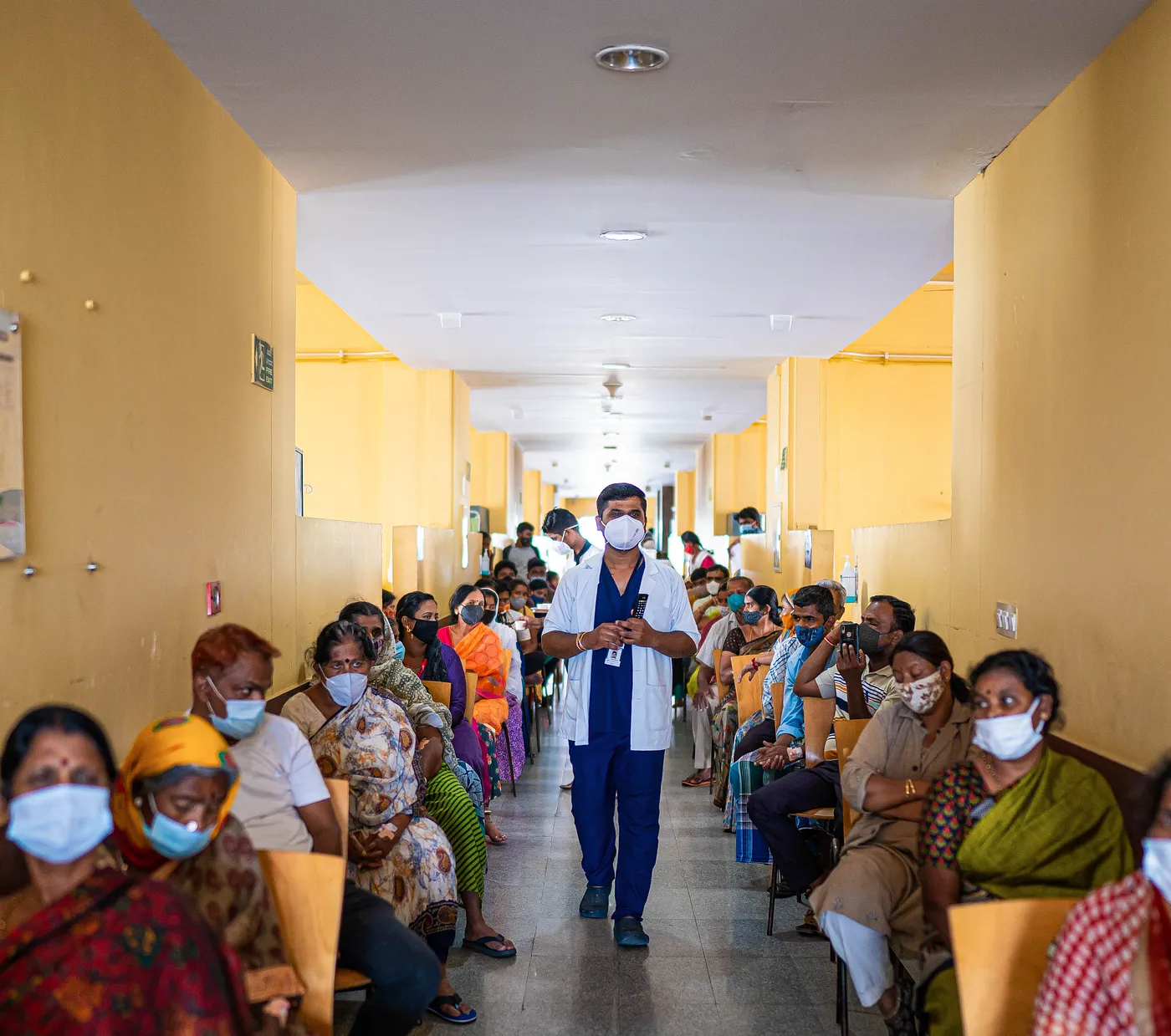 A cardiology Care Companion Program session being conducted at Jayadeva Hospital, Bangalore, during the pandemic.