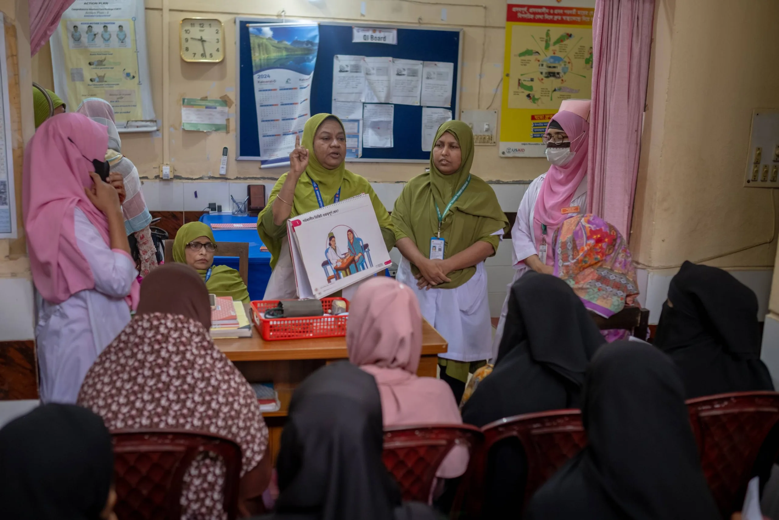 Mahamuda leads a Care Companion Program session with expecting mothers.