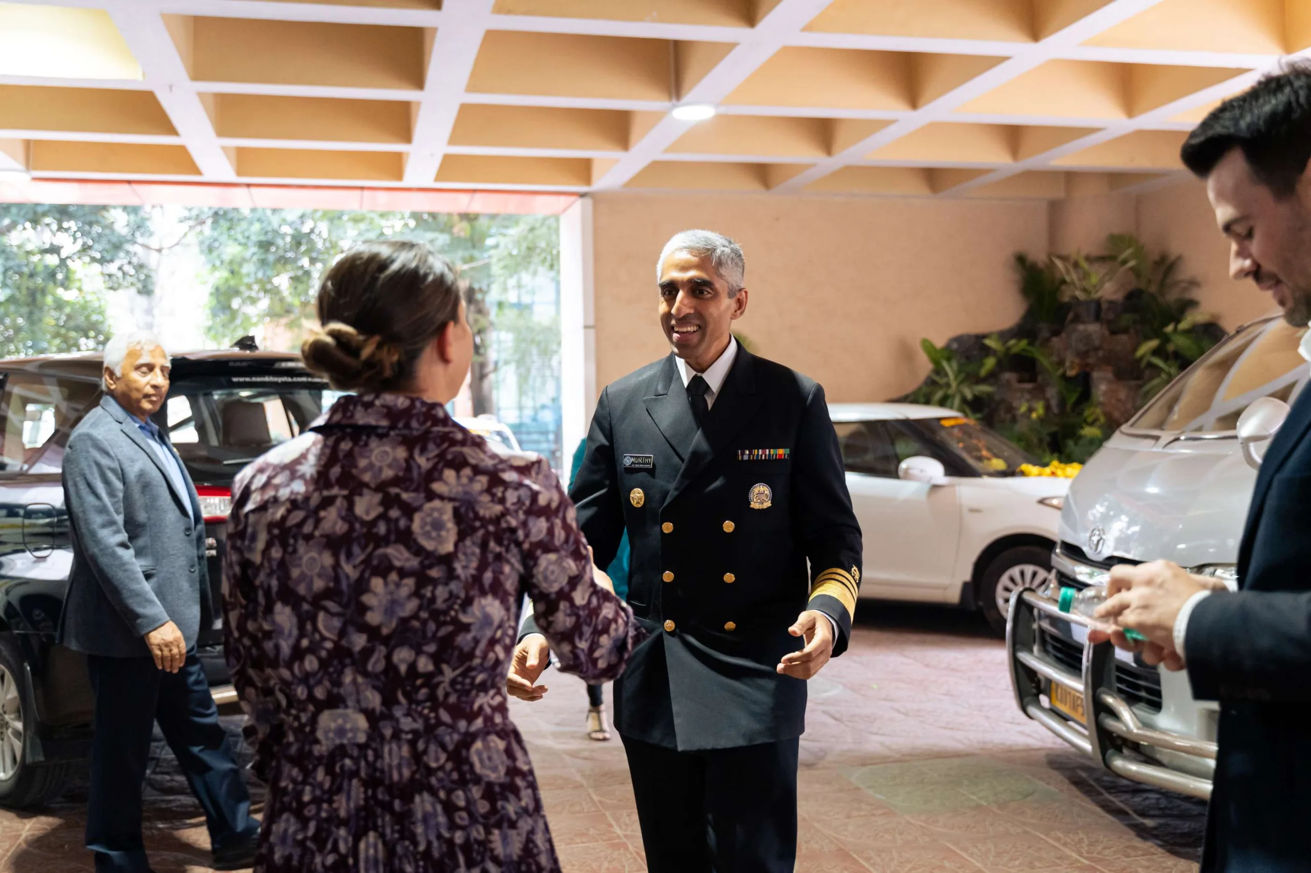 It’s smiles all around as Noora Health Co-Founder and Co-CEO, Edith Elliott, welcomes Dr. Murthy to the hospital.